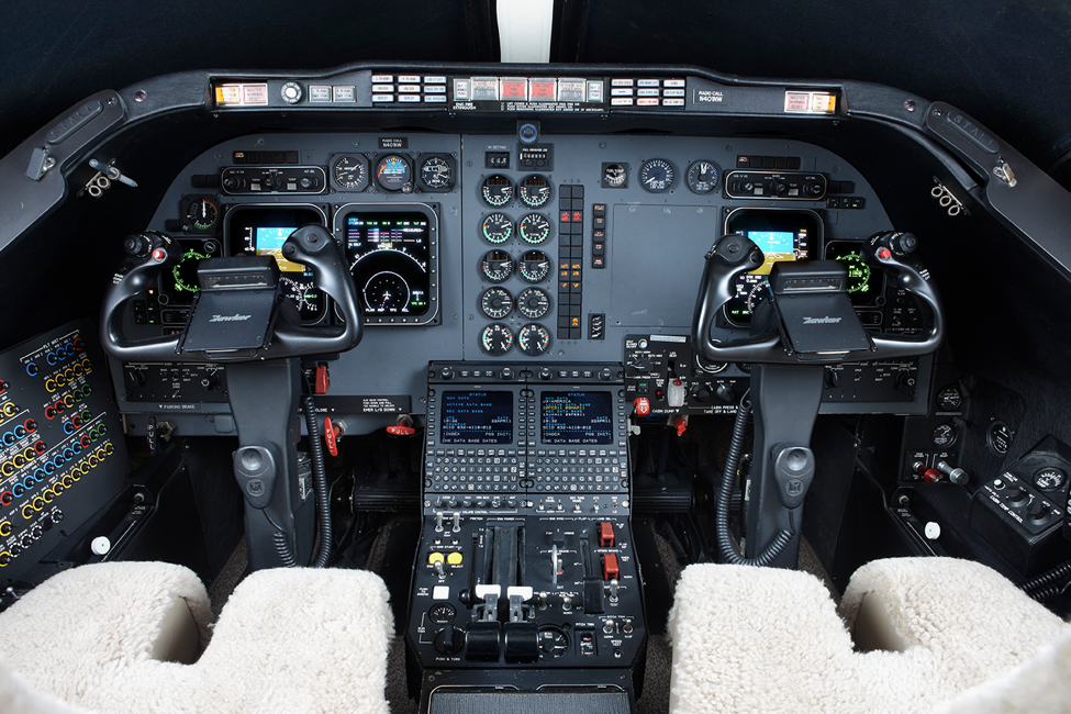 Hawker 400XP Flight Deck